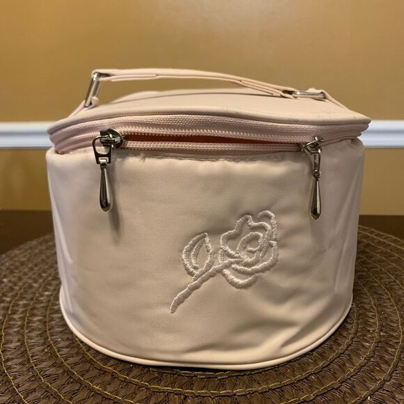 ABC 1042 Lightweight Silicone Triangle Breast Forms Prothesis. size 9 - Picture 1 of 5